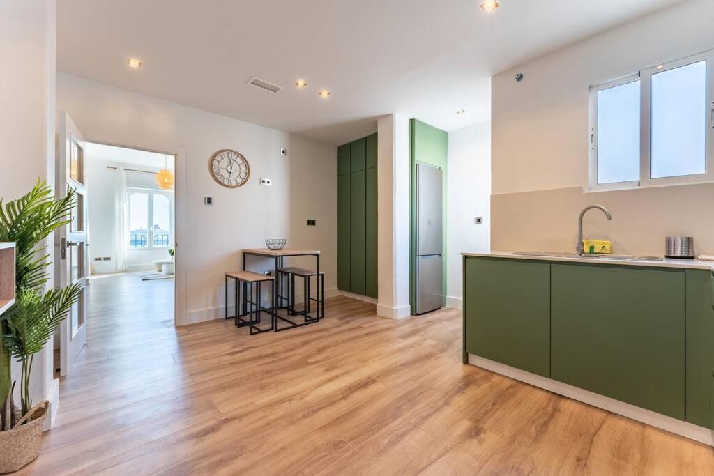 Luxury Penthouse With Sea View In Soho