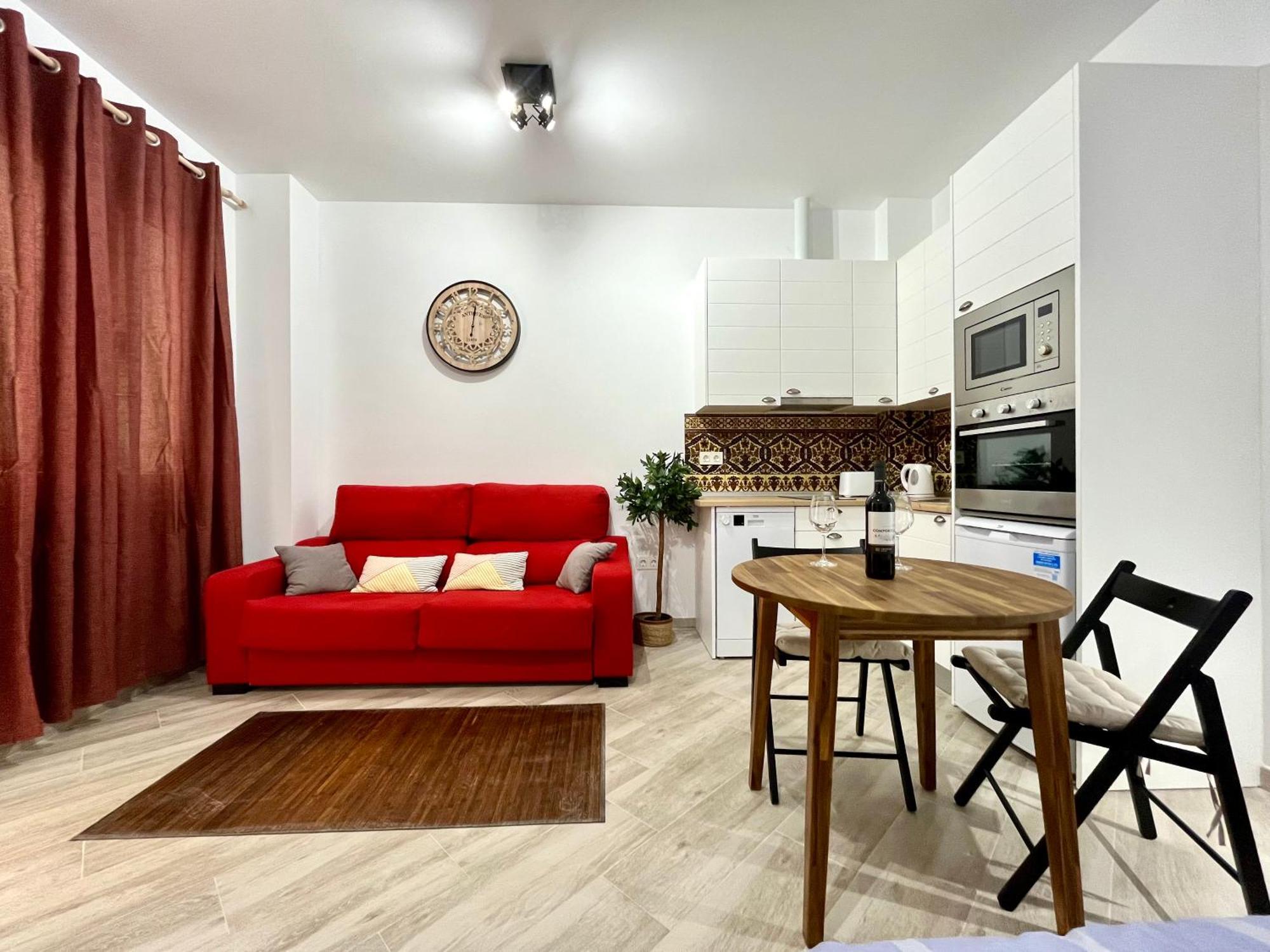 Malasana 51, New Art Apartment, Breakfast Included, Historic Center, Quite Neighborhood, Ml Apartment *