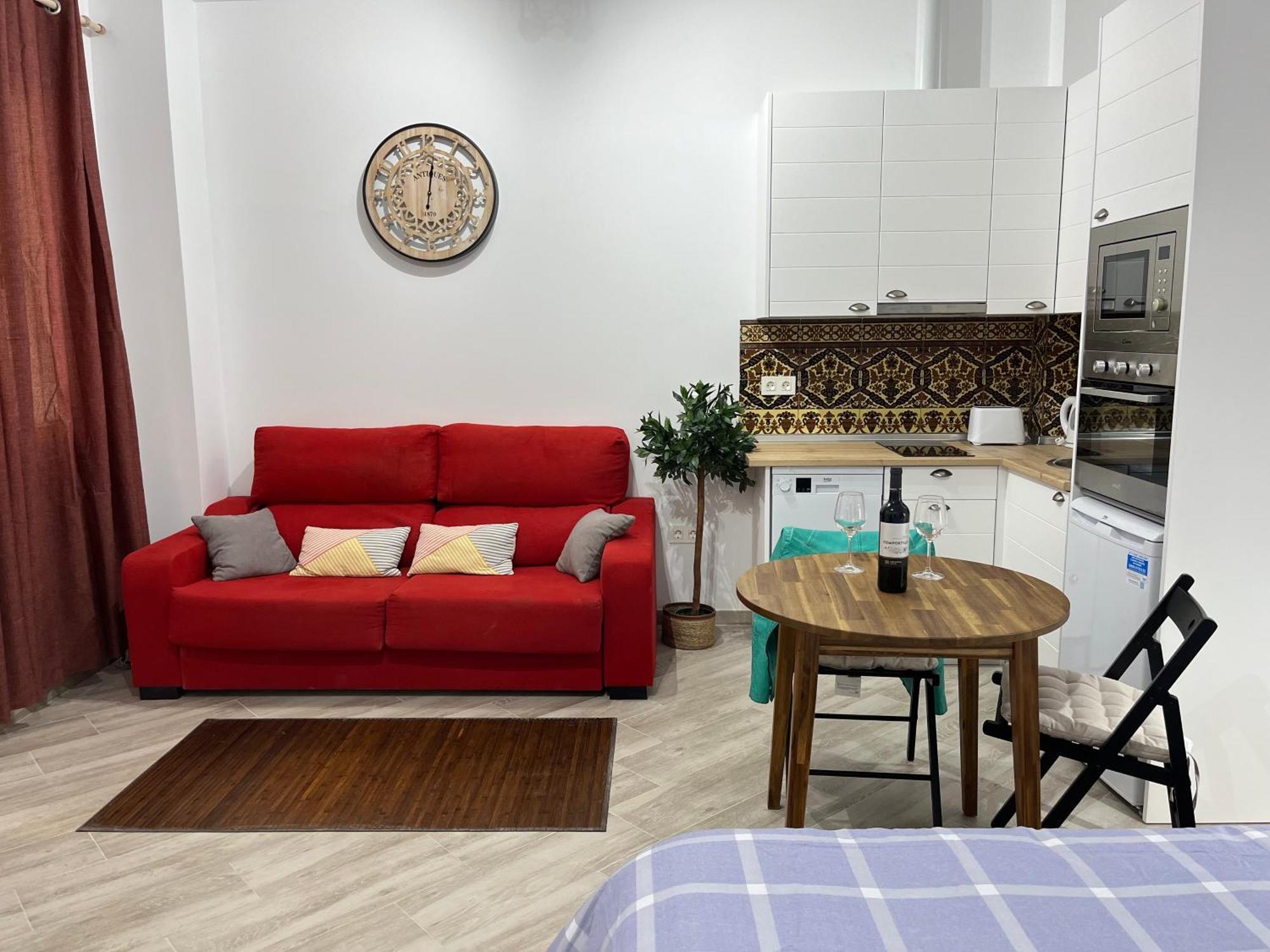 Apartment Malasana 51, New Art Apartment, Breakfast Included, Historic Center, Quite Neighborhood, Ml Malaga