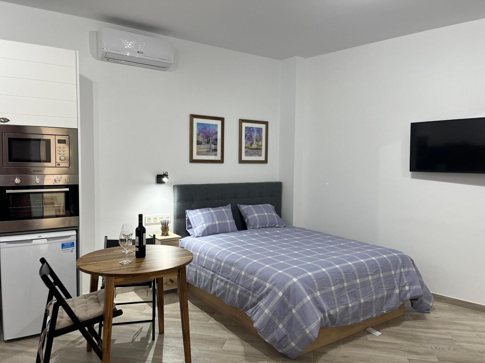 Malasana 51, New Art Apartment, Breakfast Included, Historic Center, Quite Neighborhood, Ml Apartment