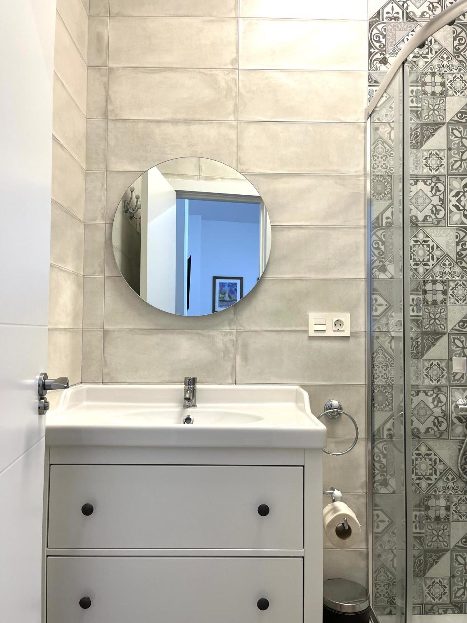 Malasana 51, New Art Apartment, Breakfast Included, Historic Center, Quite Neighborhood, Ml Apartment