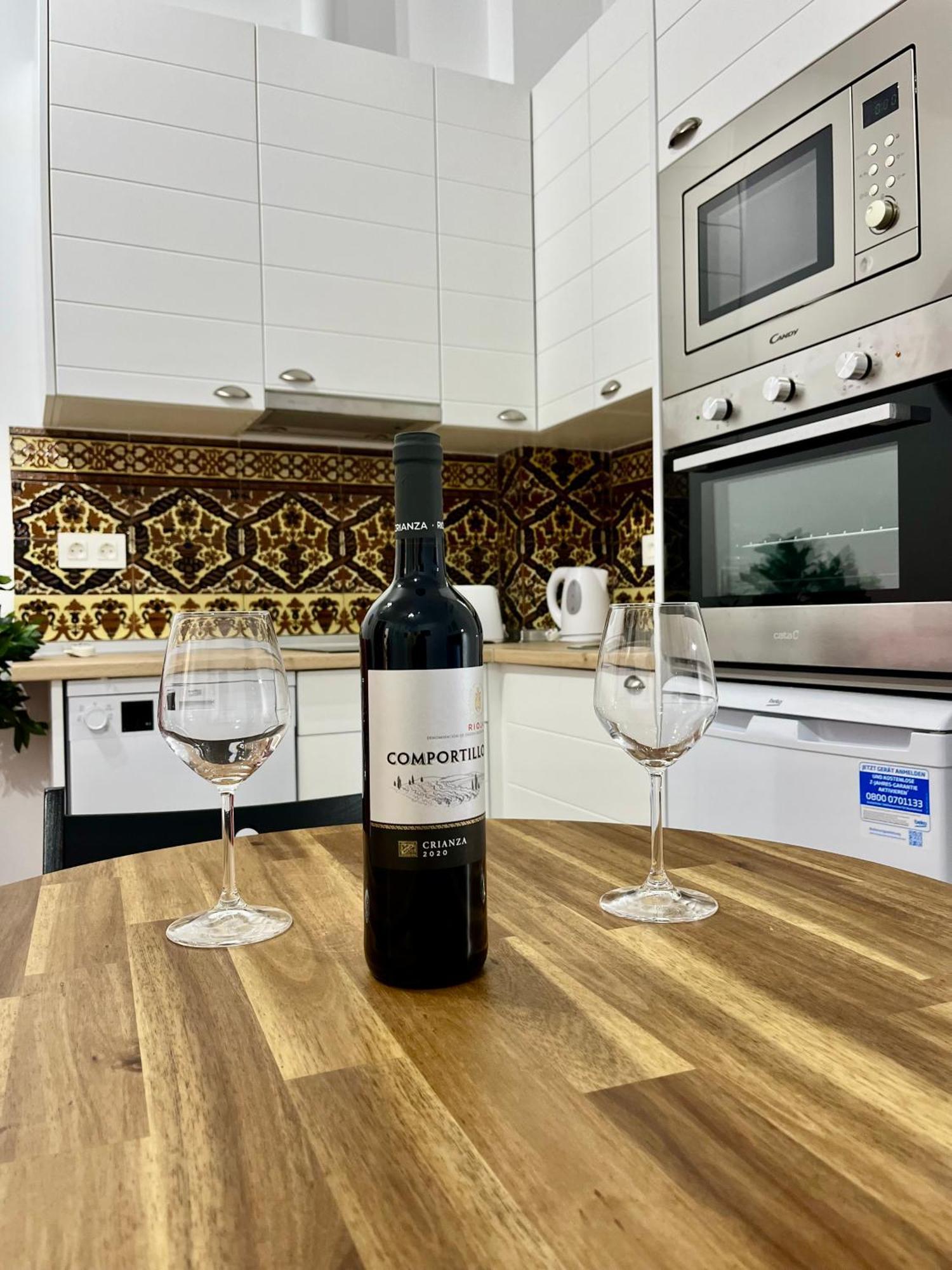 Apartment Malasana 51, New Art Apartment, Breakfast Included, Historic Center, Quite Neighborhood, Ml Malaga