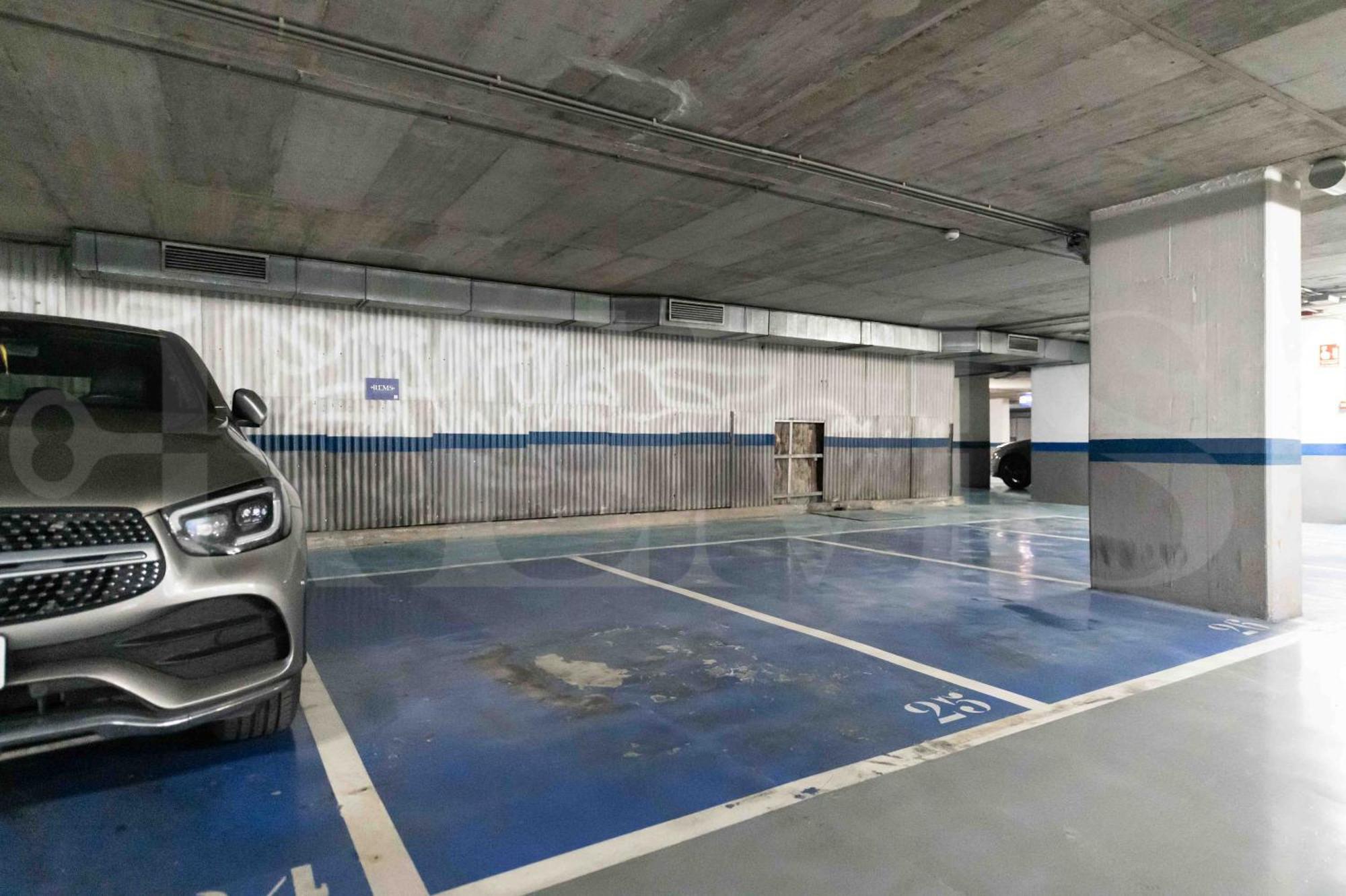 Apartamento Luxurious In Center With Parking By Rems *