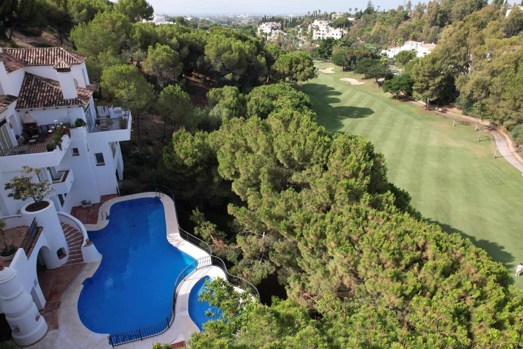 Apartamento Golf Duplex Con Piscina En La Quinta Golf Marbella *