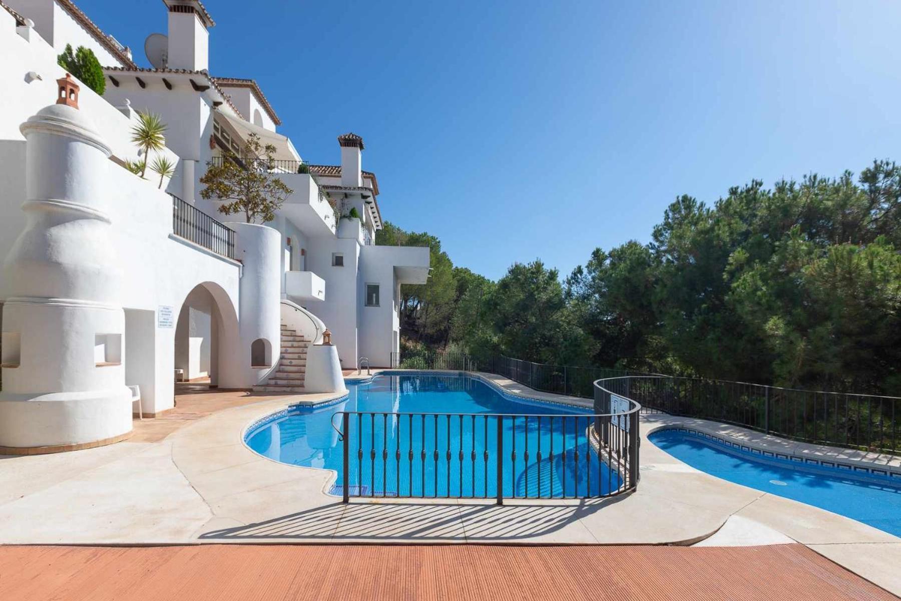 Apartamento Golf Duplex Con Piscina En La Quinta Golf Marbella *