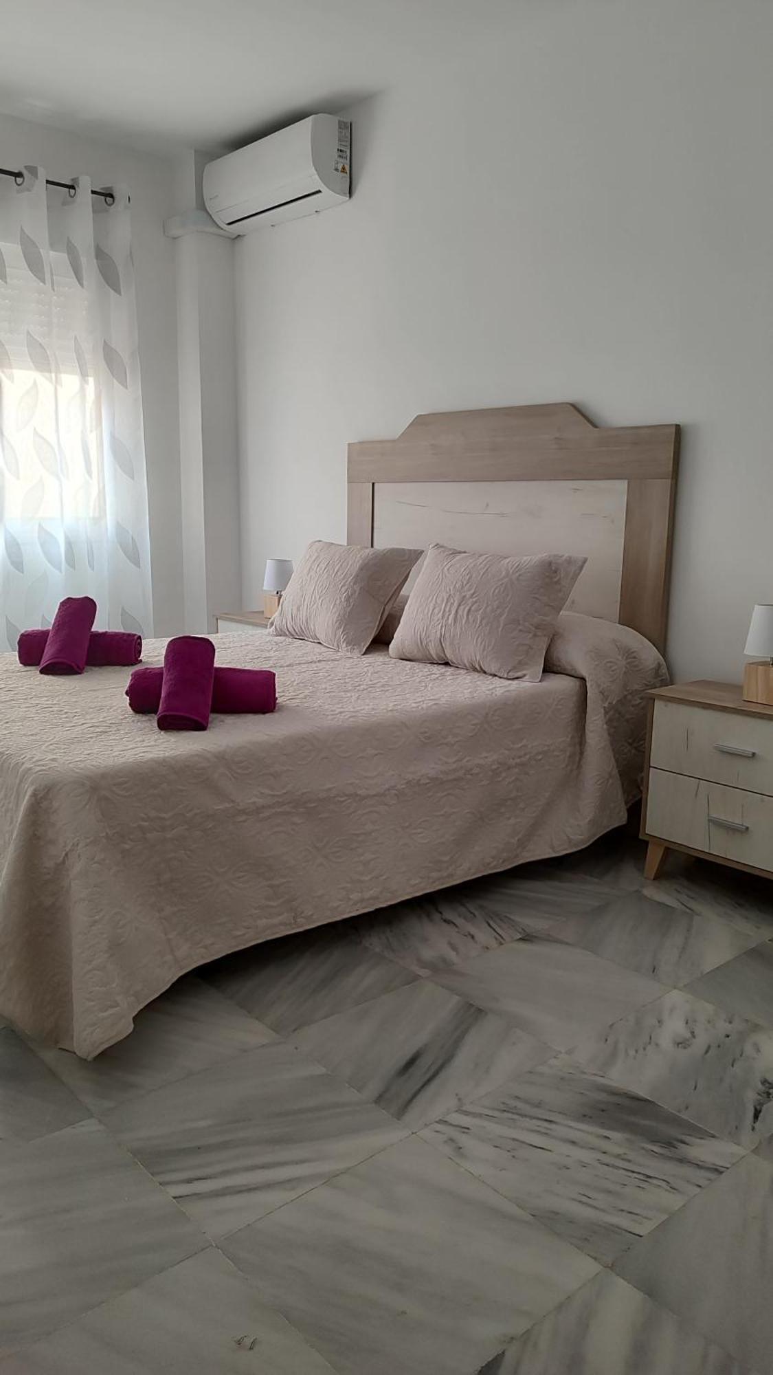 Seneca Junto Al Centro * Malaga