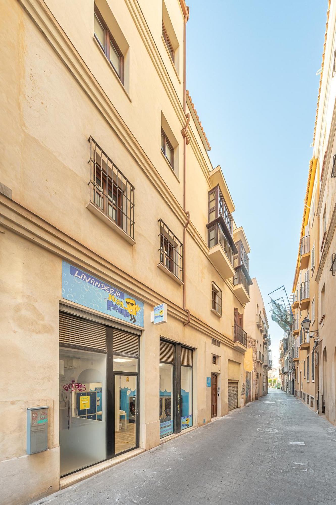 Dona Elvira Carreteria Malaga