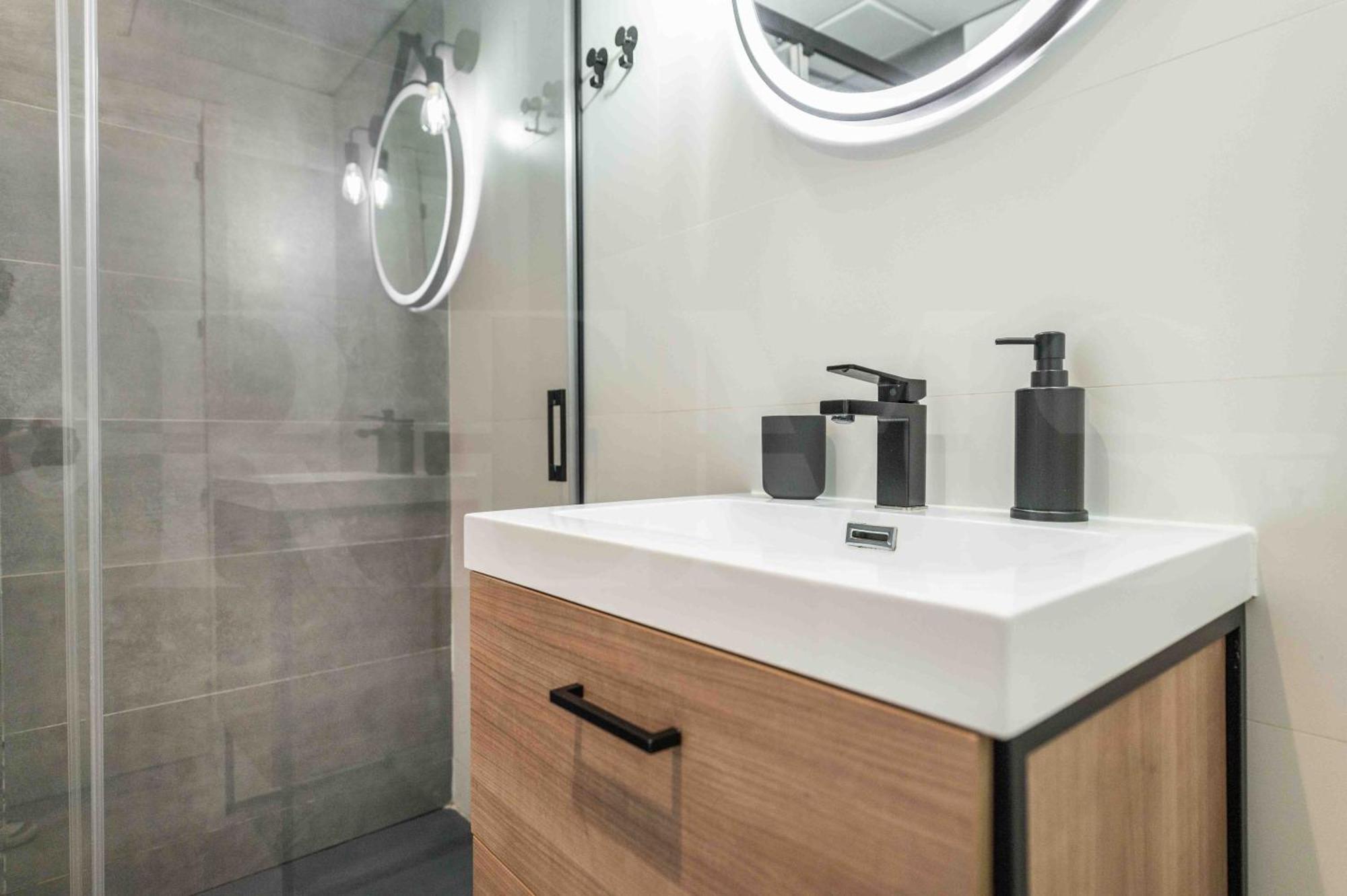 Modern W/ Private Rooftop Terrace Apartamento