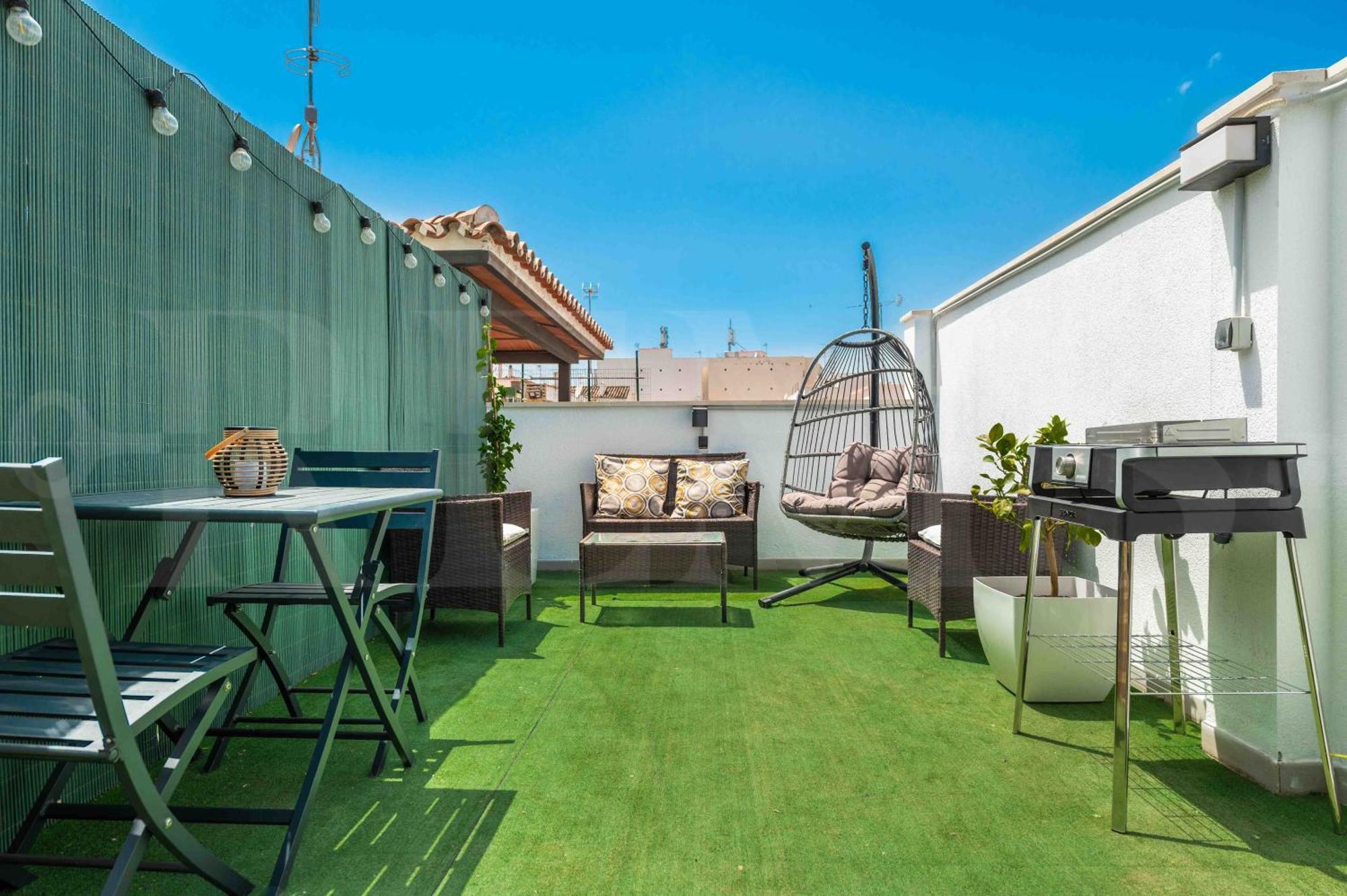Modern W/ Private Rooftop Terrace