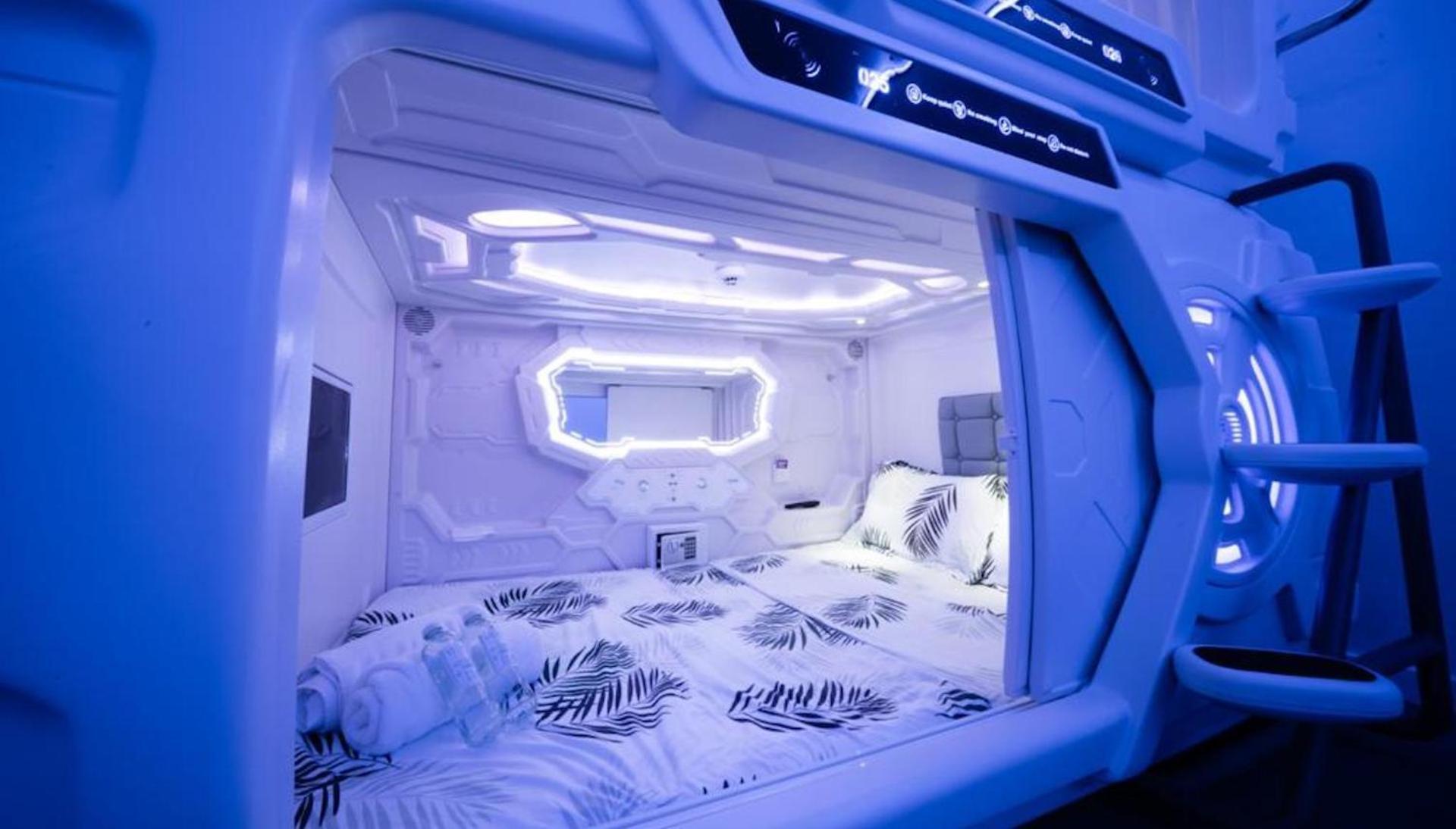 Capsule hotel Good Vibes Only Capsule *