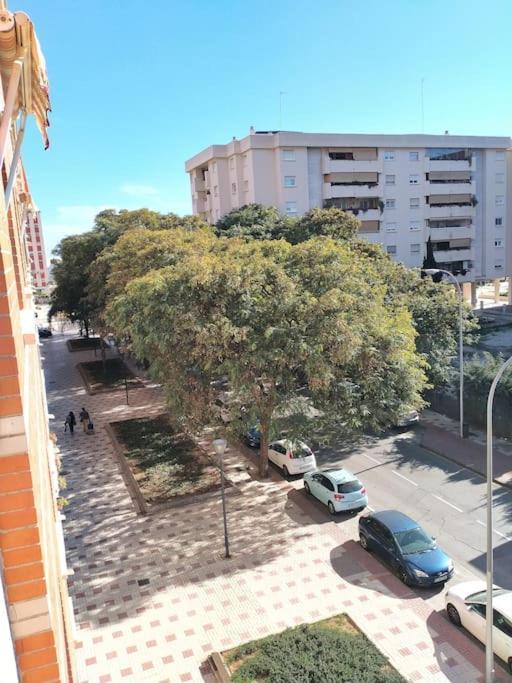 Junto Estación Tren Y La Playa, Garaje Incluido Apartamento Málaga
