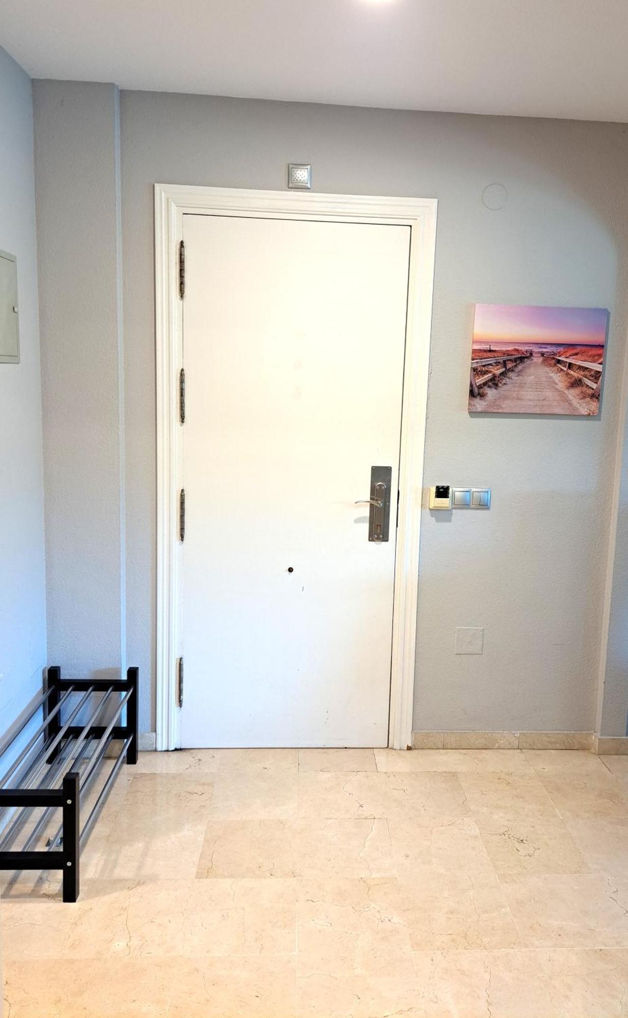 Beautiful 2 Bed With Pool And Golf Views *