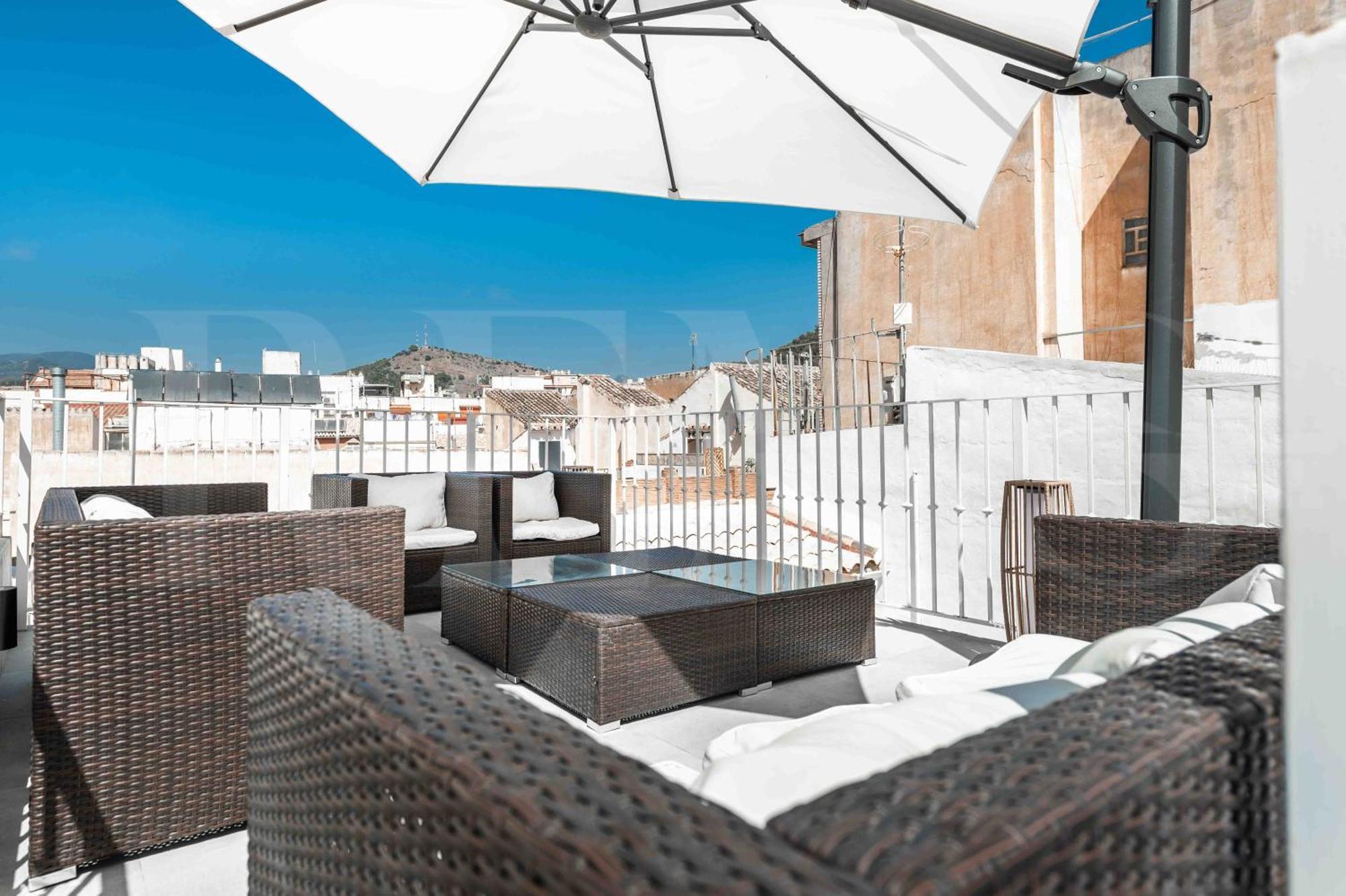 Apartment Penthouse & Private Rooftop In The Heart Of By Rems *