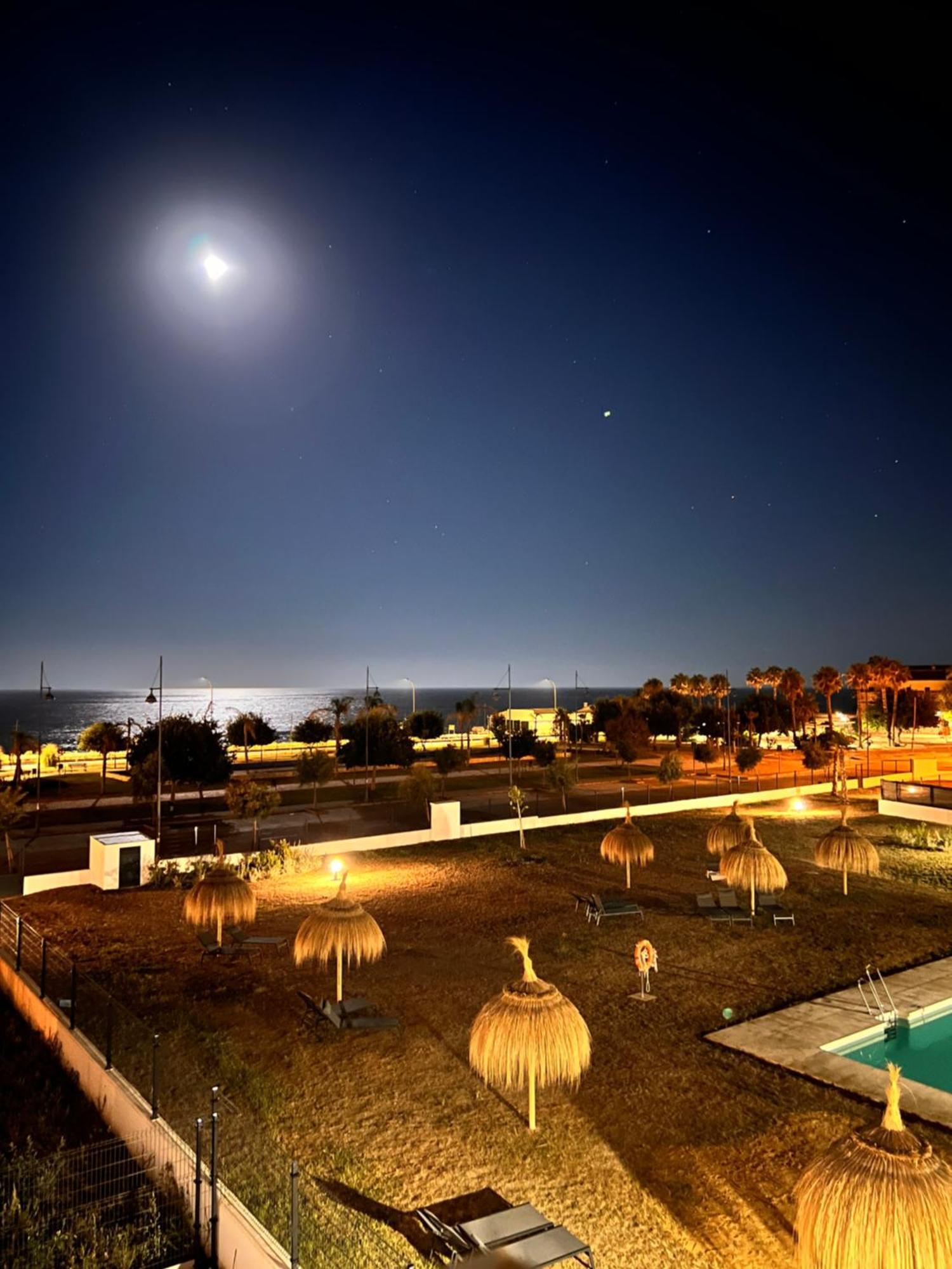 Apartamento En Valle-niza, Almayate, Benajarafe, Torre Del Mar A 50 Metros De La Playa *