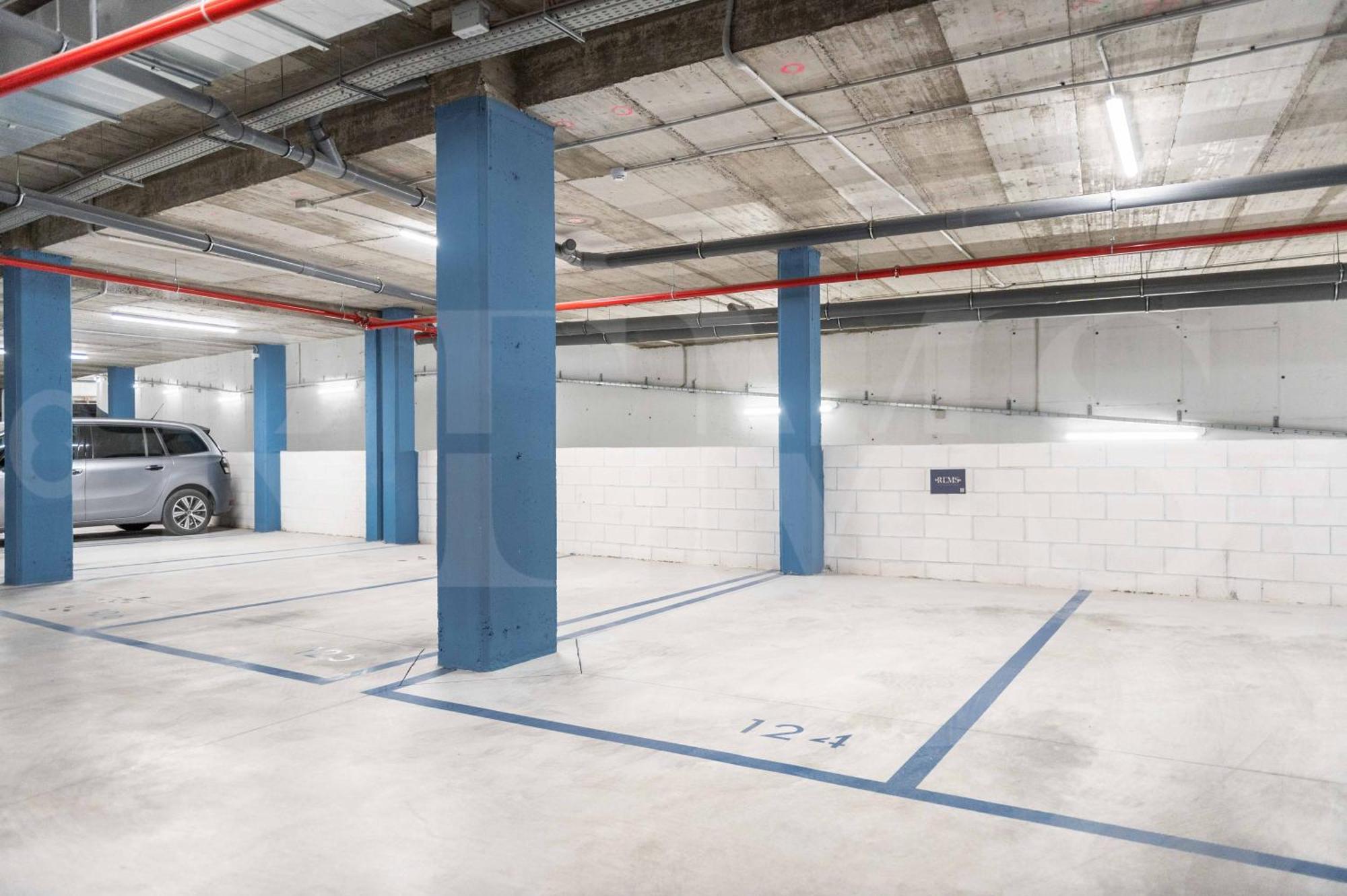 Apartamento With Parking, Gym & Terrace By Rems *