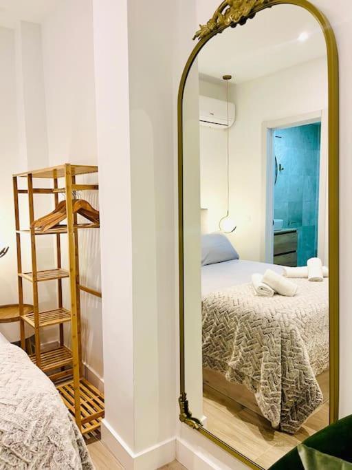 New Luxurious Studio With Patio/center Apartment