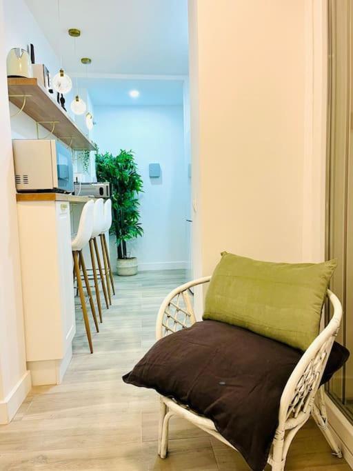 New Luxurious Studio With Patio/center Apartment Malaga