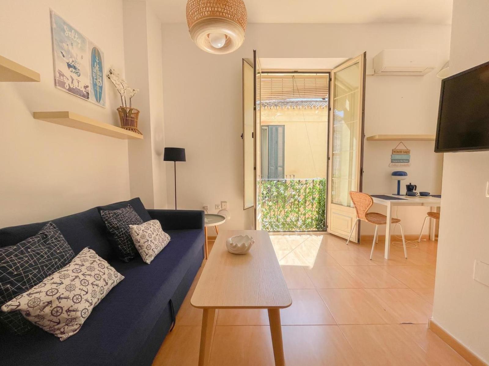 Plz De La Merced Solera By Life In Apartamento Málaga