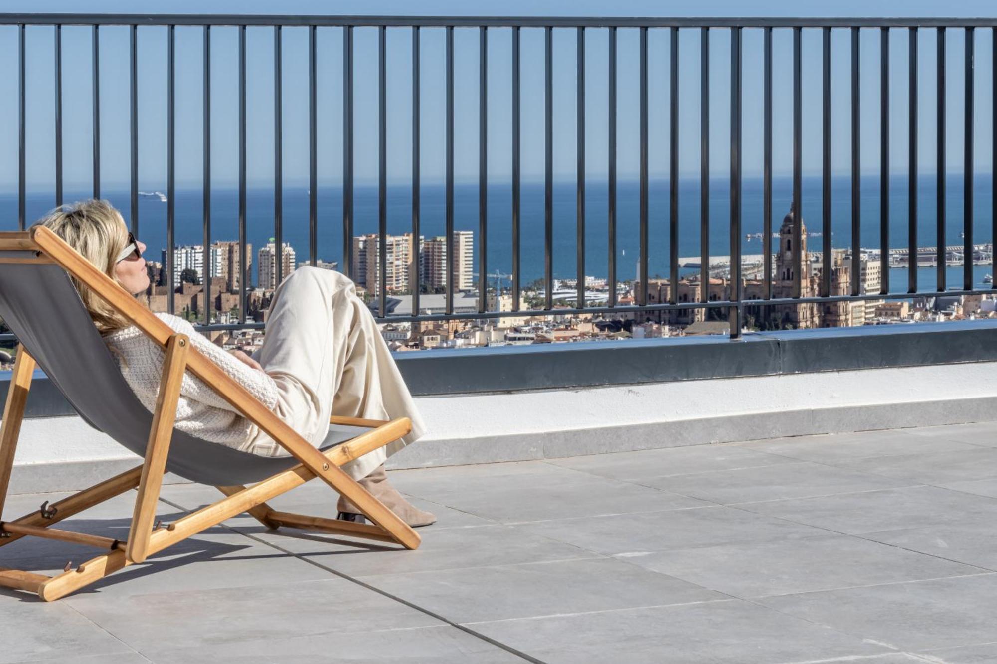 Skyline 1 Pool & Parking Free Apartment Malaga