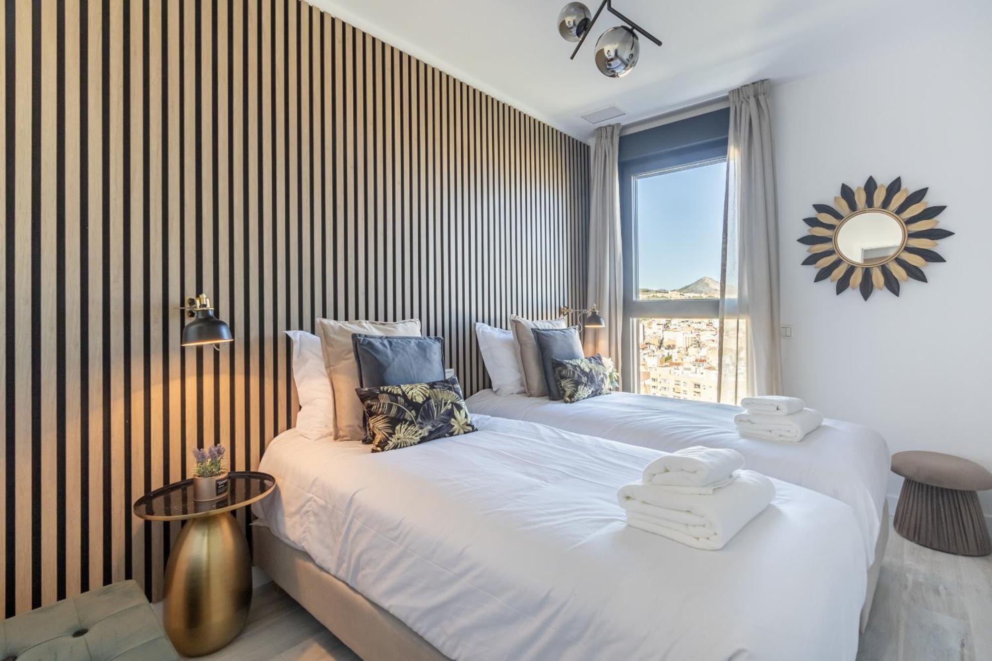 Skyline 1 Pool & Parking Free * Malaga