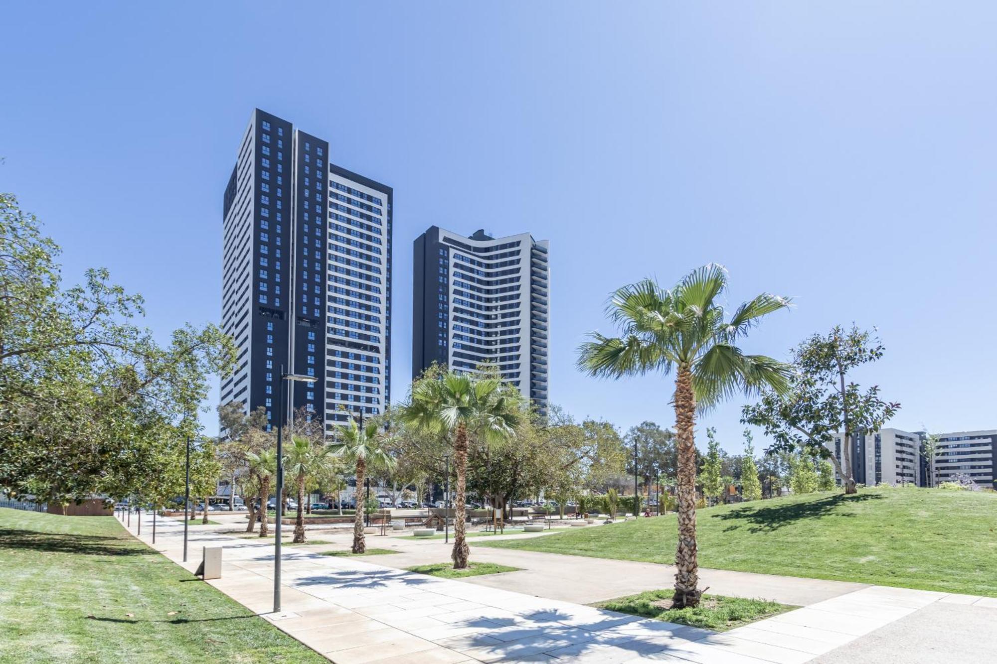 Apartment Skyline 1 Pool & Parking Free *