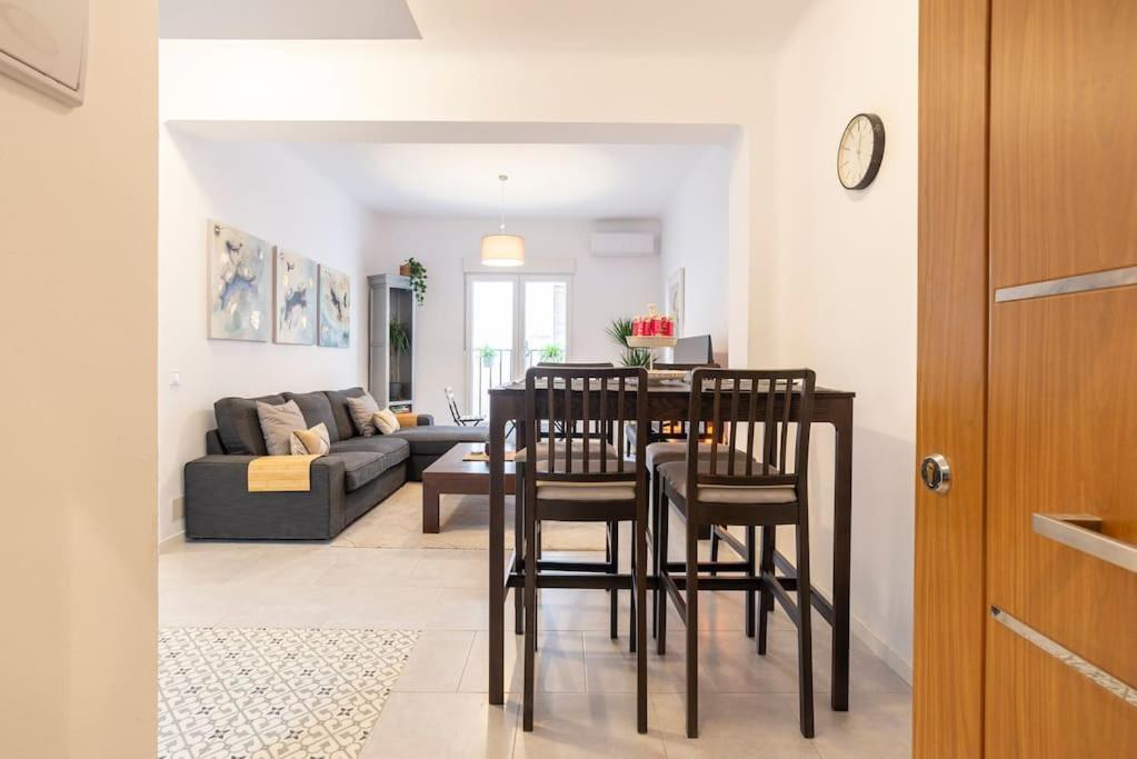 3 Bedroom Flat In Historic Centre *