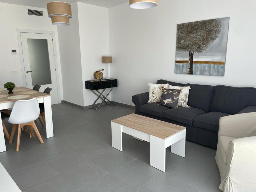 Apartamento Piso Recinto Ferial En Teatinos *
