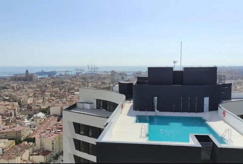 Urban Sky Views Over Apartamento Málaga