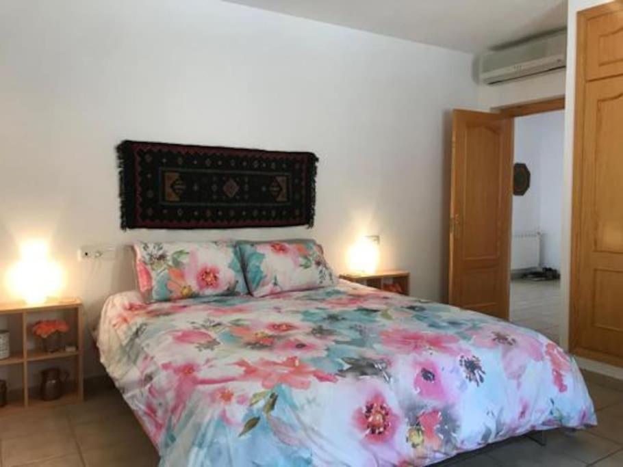 Escape To Sunny Competa, Mountain Views, Pool & Great Off-peak Rates From October To March * Málaga