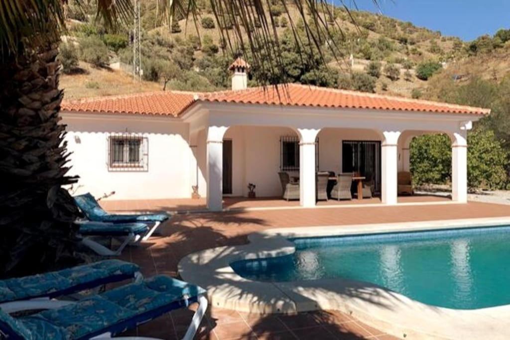 Escape To Sunny Competa, Mountain Views, Pool & Great Off-peak Rates From October To March