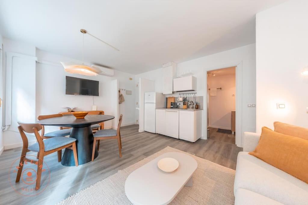 Apartamento In Pedregalejo Near The Beach! - Tcm