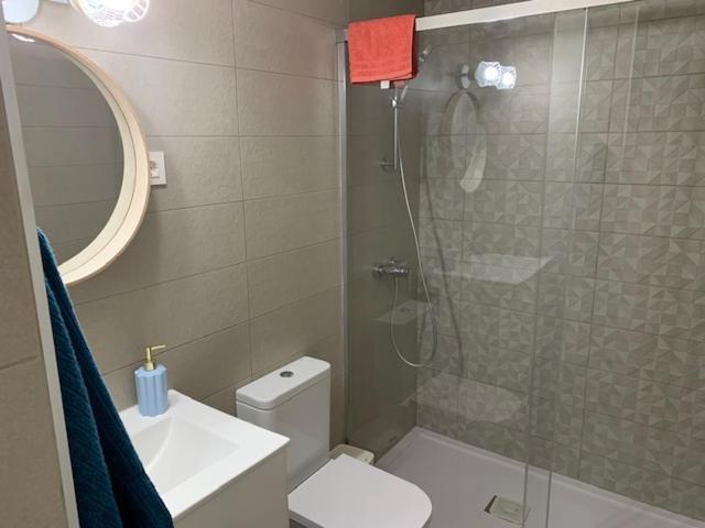 Bajo Con Jardin En Primera Linea De Playa * Málaga
