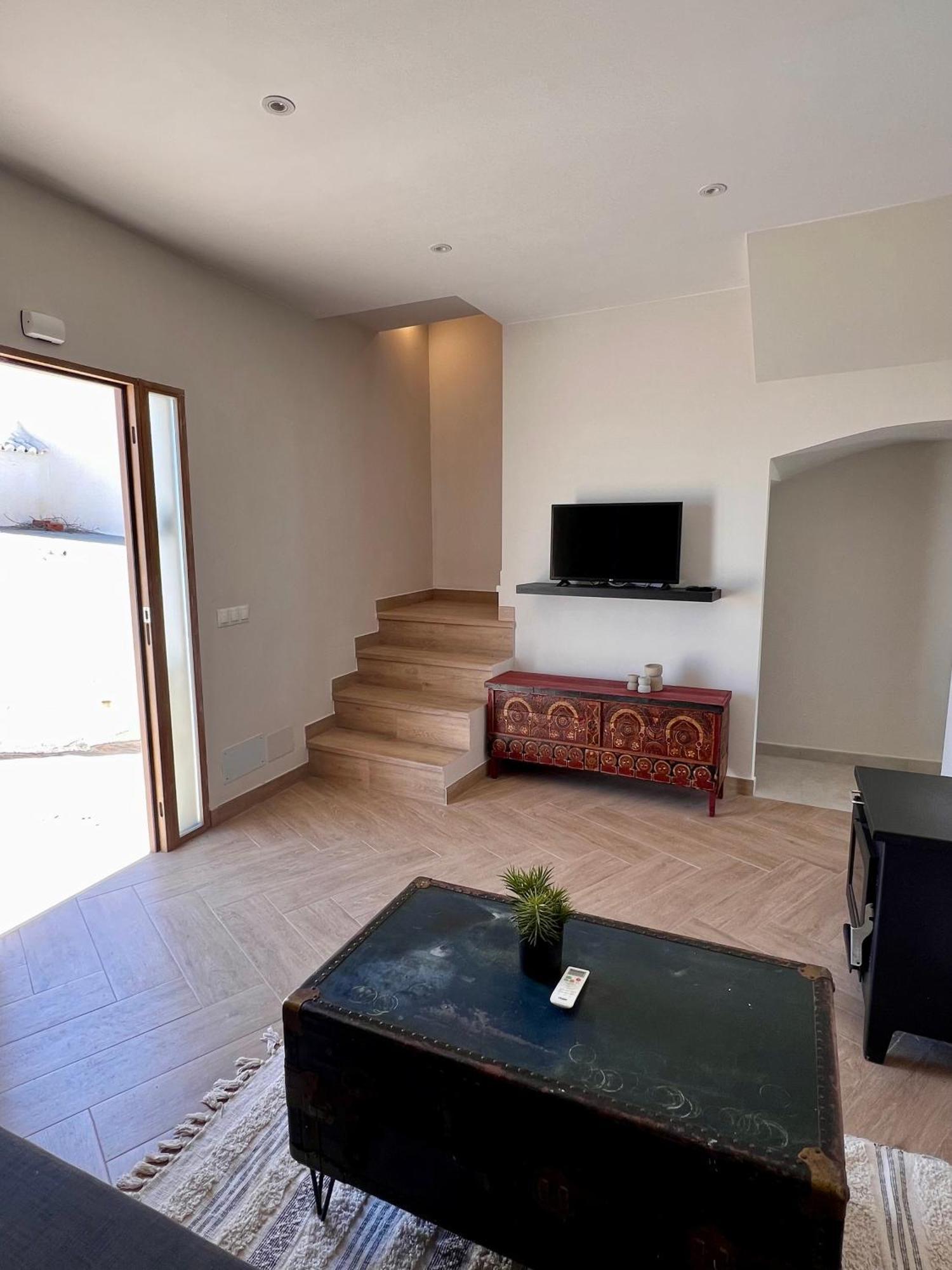 Renovated Cinema Town House In Comares