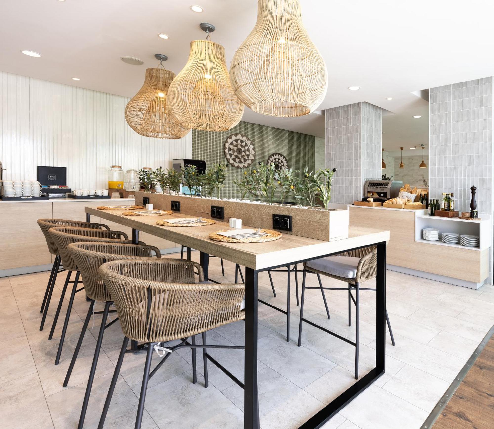 Alameda Centro Affiliated By Meliá Hotel 4*