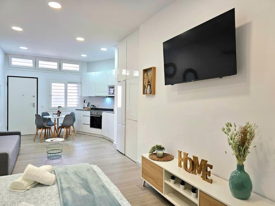 Apartamento Moderno Loft A 250 Metros De La Playa & Parking
