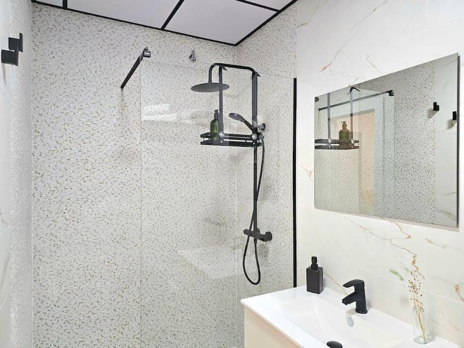 Moderno Loft A 250 Metros De La Playa & Parking * Málaga