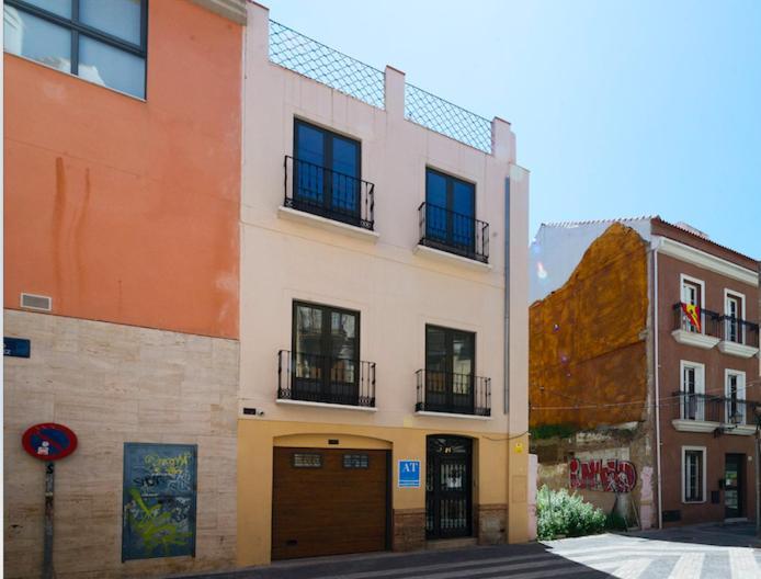 Apartamento Duplex En Centro De Malaga, Calle Nuno Gomez *