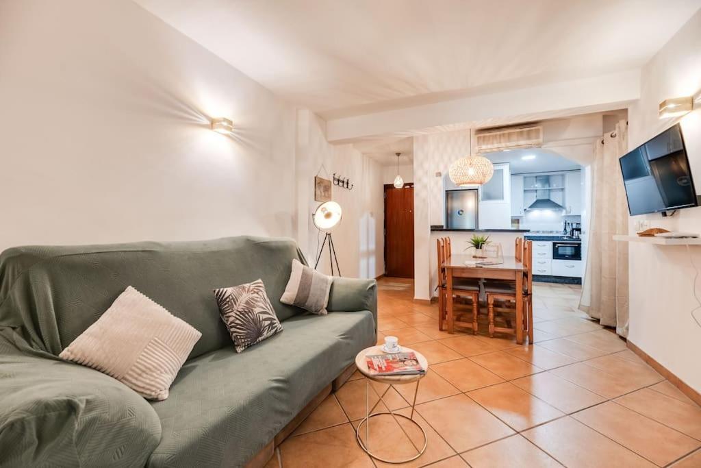 Encantador Cerca Del Mar Apartamento
