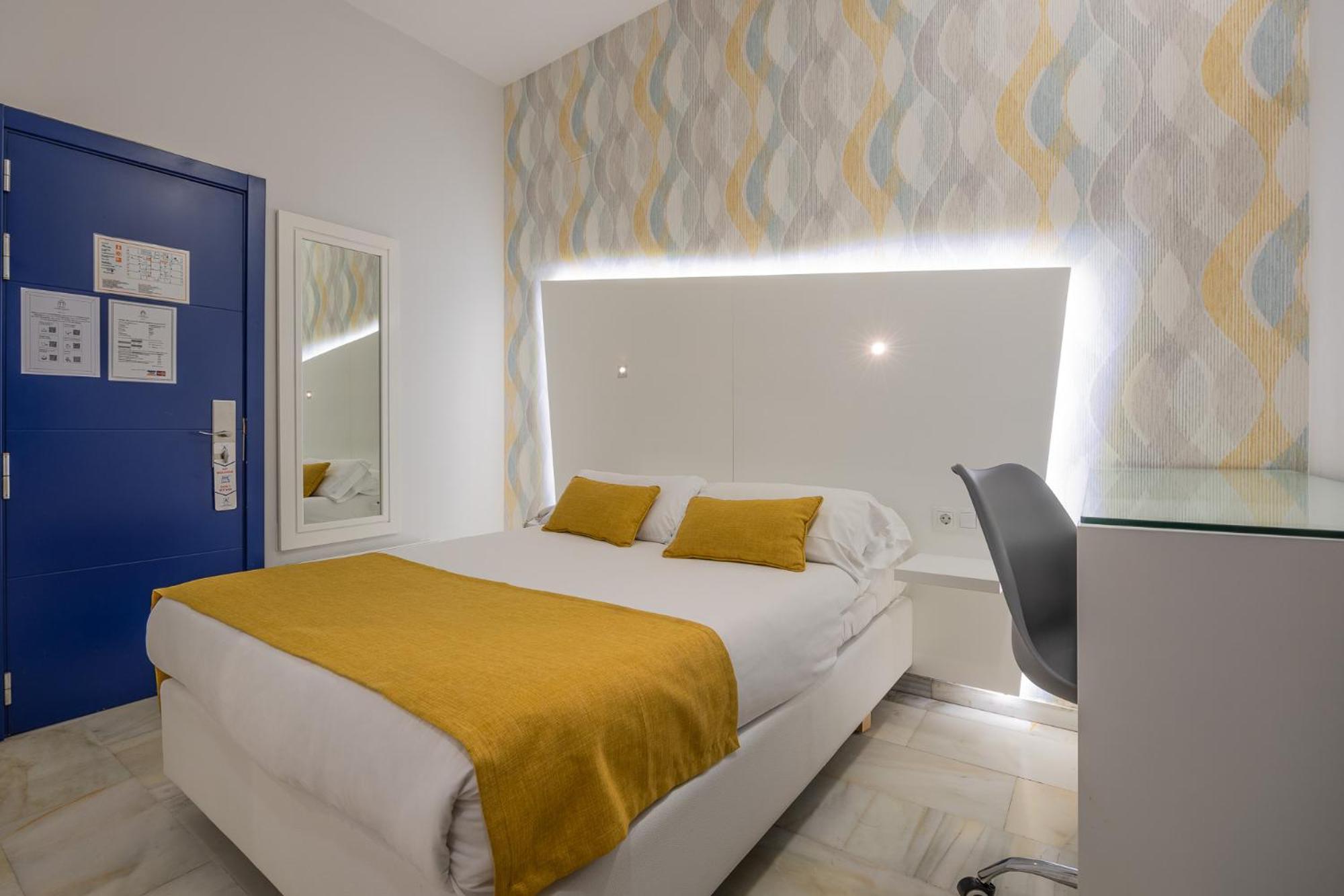 Atarazanas Boutique Hotel 3*