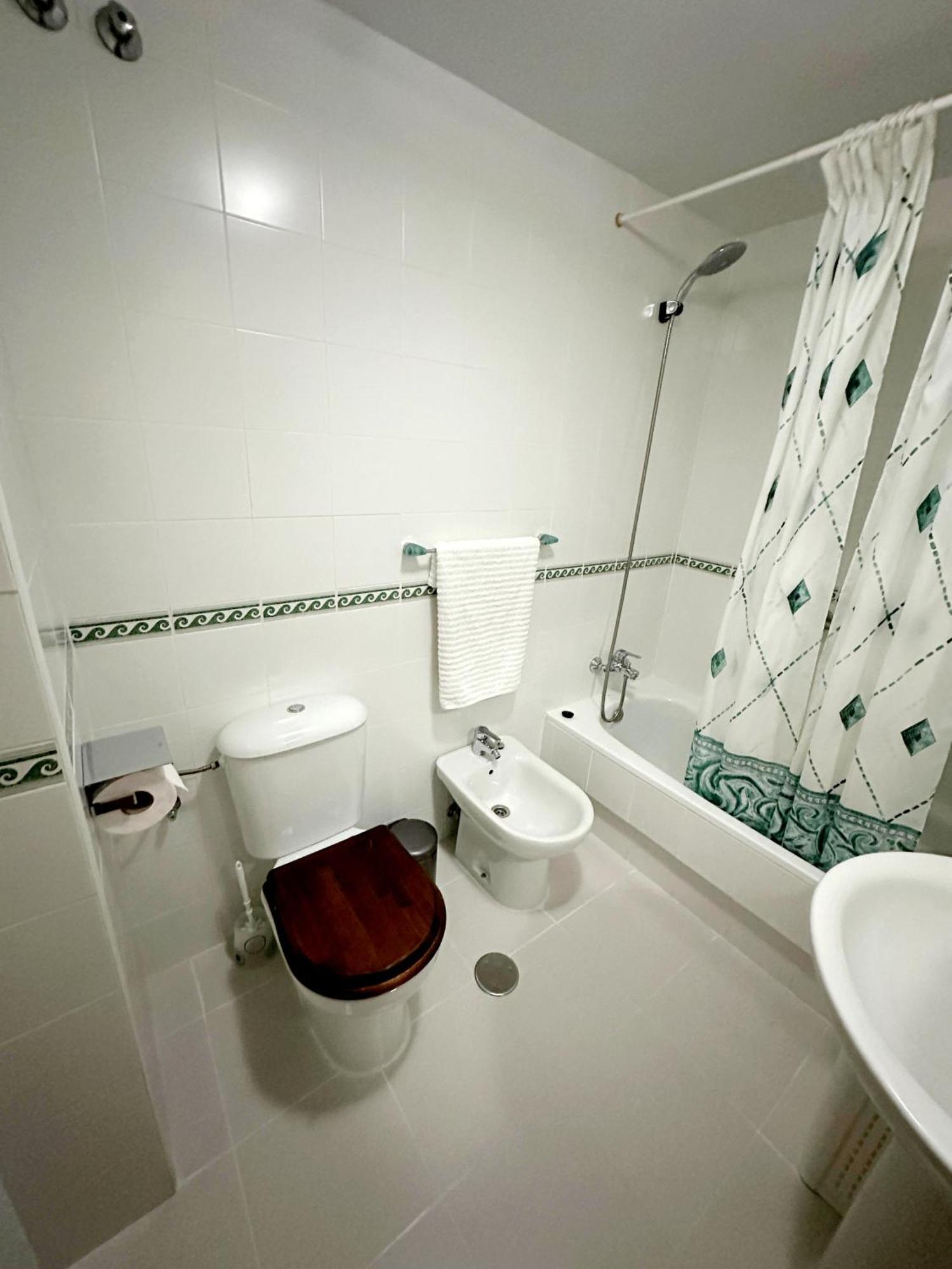 Apartment Oeste Parking-wifi-piscina