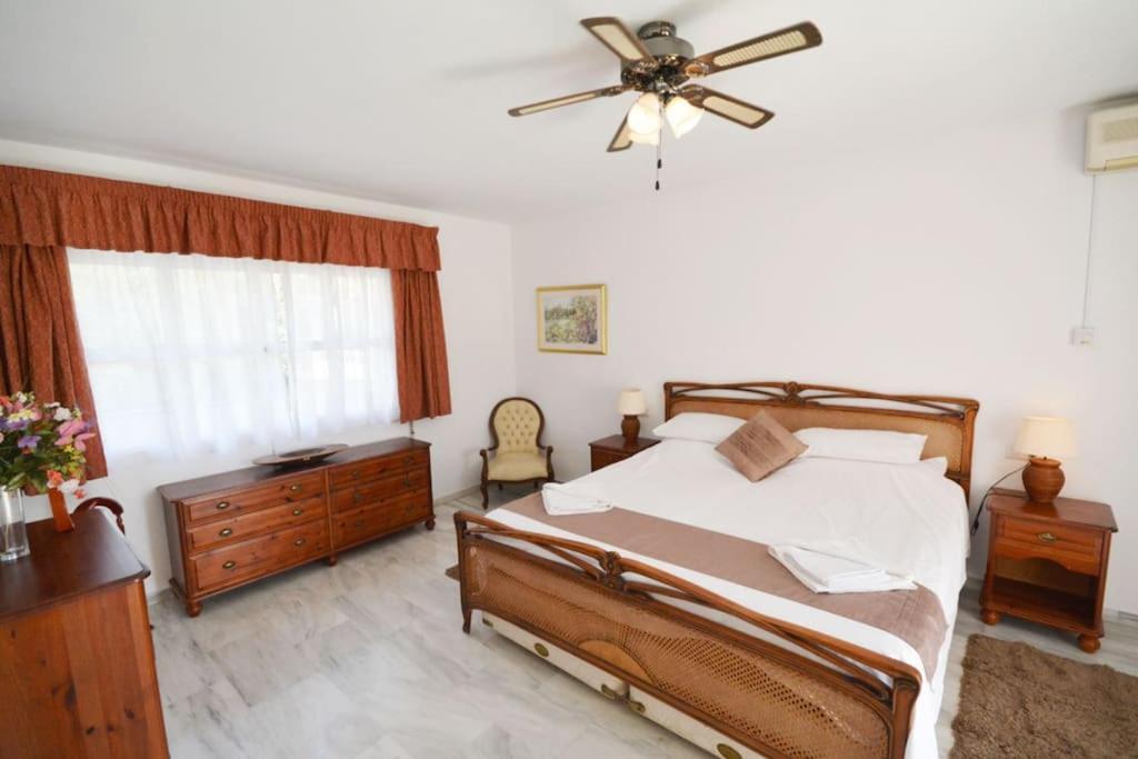 Villa Large 7 Bedroom In Sierrrezuela Heated Pool *