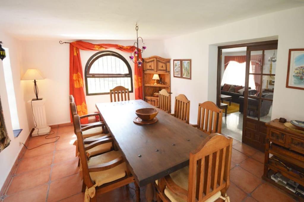 Villa Large 7 Bedroom In Sierrrezuela Heated Pool