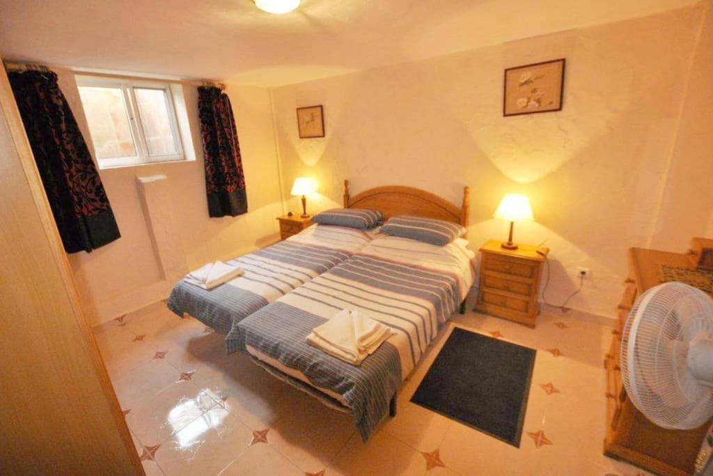Large 7 Bedroom In Sierrrezuela Heated Pool * Málaga
