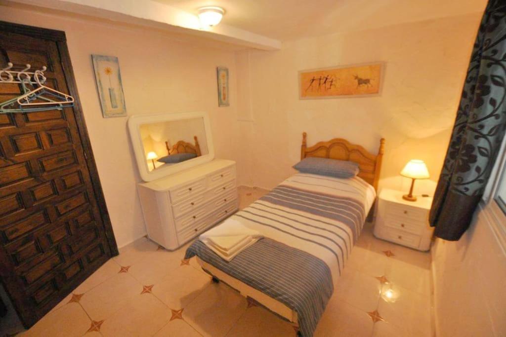 Villa Large 7 Bedroom In Sierrrezuela Heated Pool Málaga