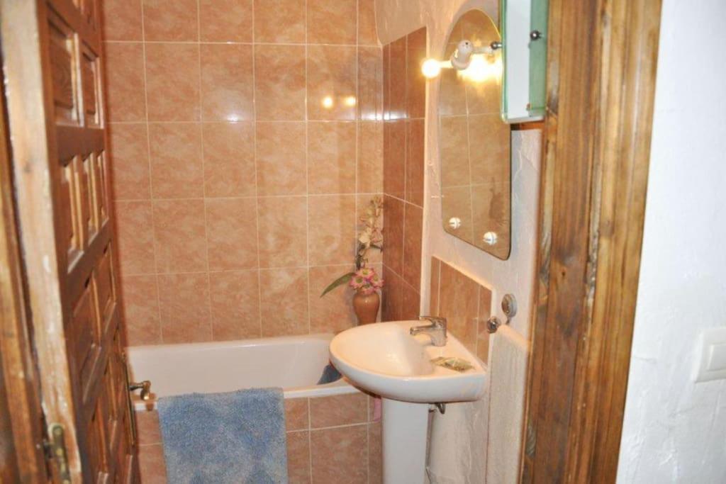 Large 7 Bedroom In Sierrrezuela Heated Pool *
