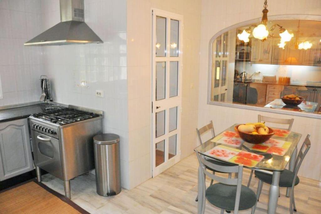 Large 7 Bedroom In Sierrrezuela Heated Pool Villa *