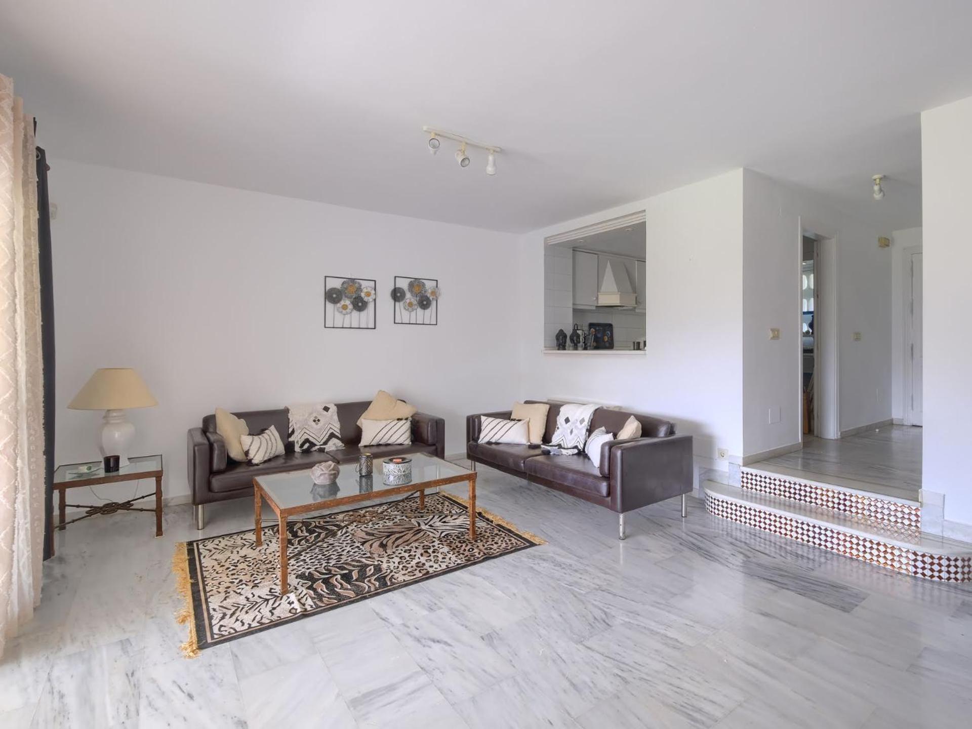 Spanish Charm House On The Miraflores Golf Course Сasa de vacaciones *