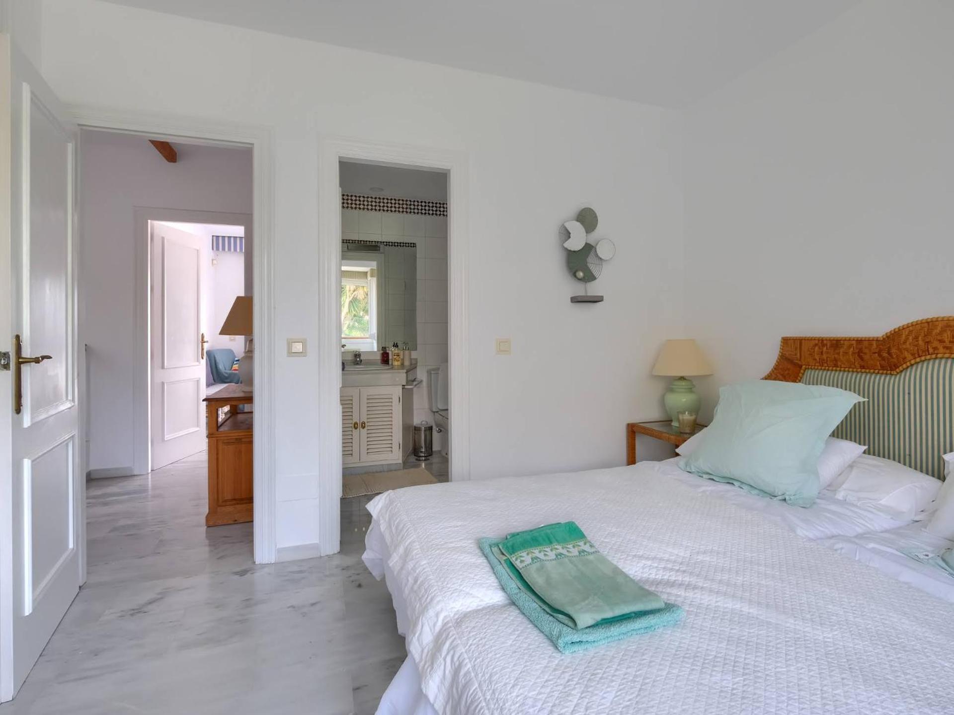 Сasa de vacaciones Spanish Charm House On The Miraflores Golf Course *