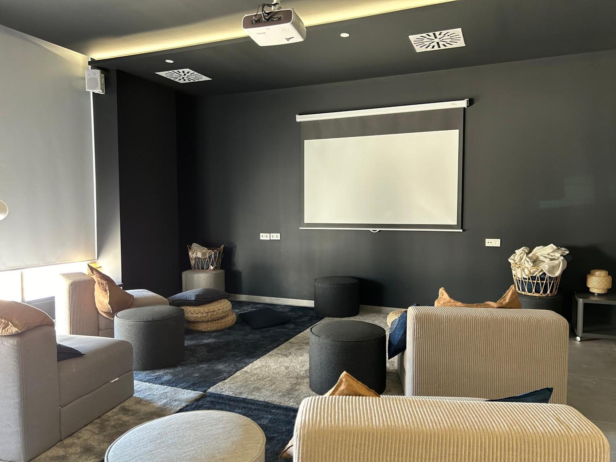 Apartamento Luxury Tower Pool&free Parking 10 Min To Historical Center *
