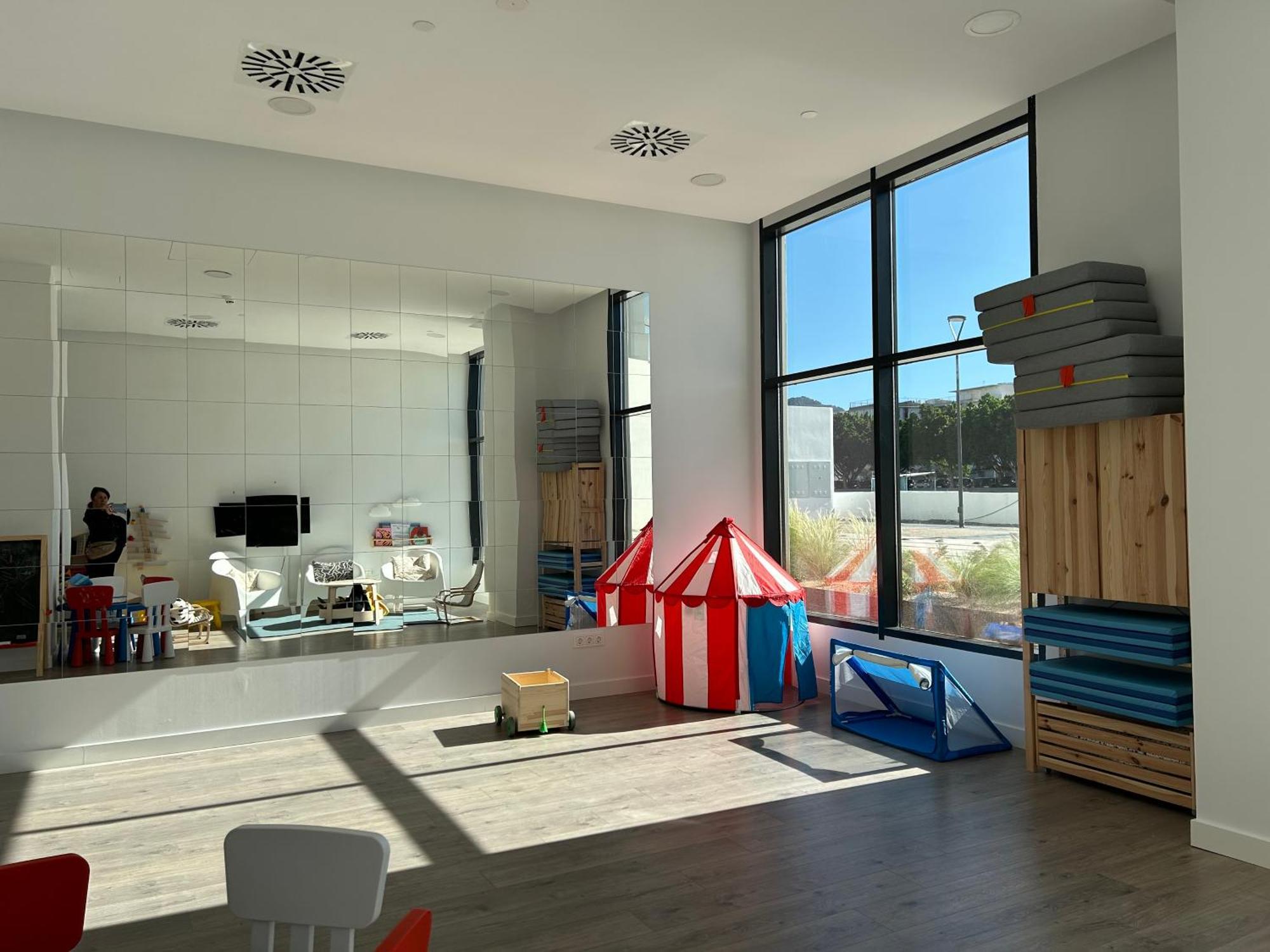 Apartamento Luxury Tower Pool&free Parking 10 Min To Historical Center Málaga